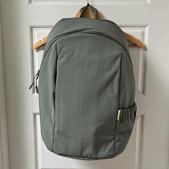 FWD Pleated 18L Backpack - Picture 1 of 10